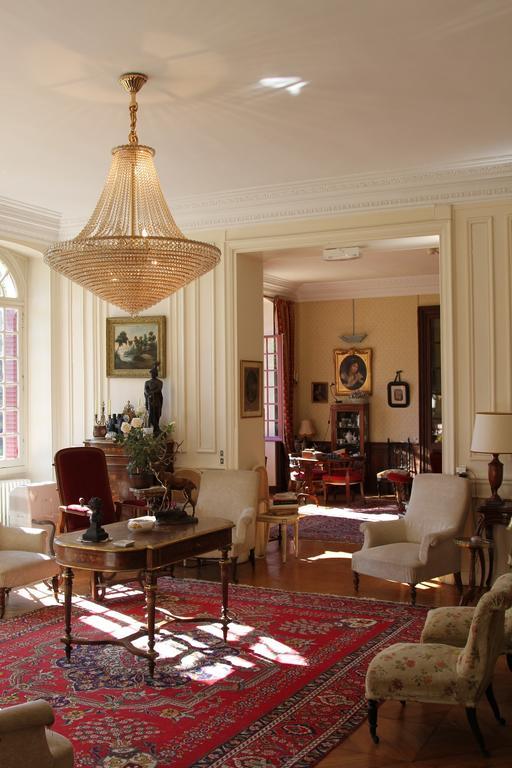 Chateau Du Breuil Bed & Breakfast Gevrolles ภายนอก รูปภาพ